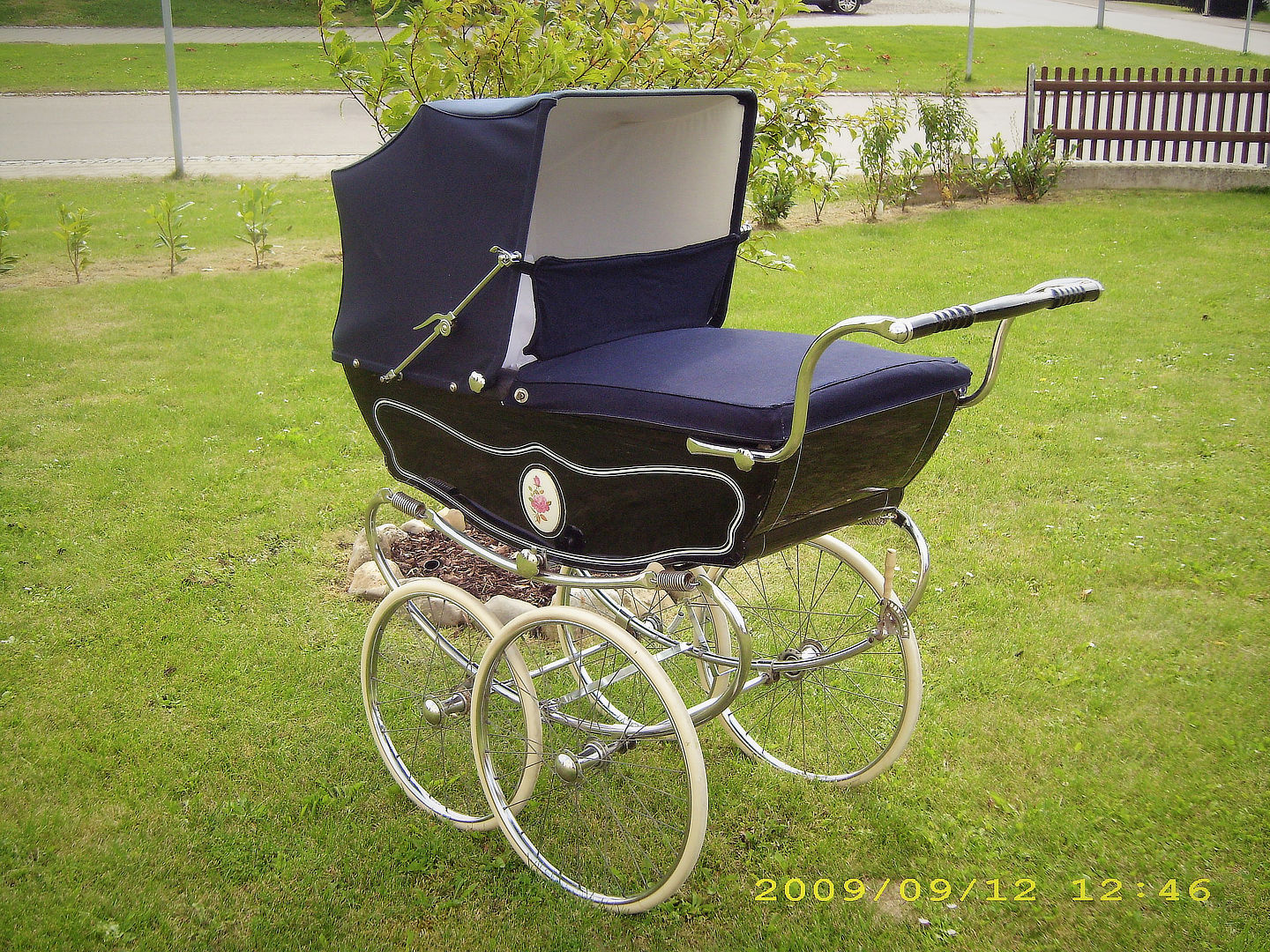 kinderwagen_historisch